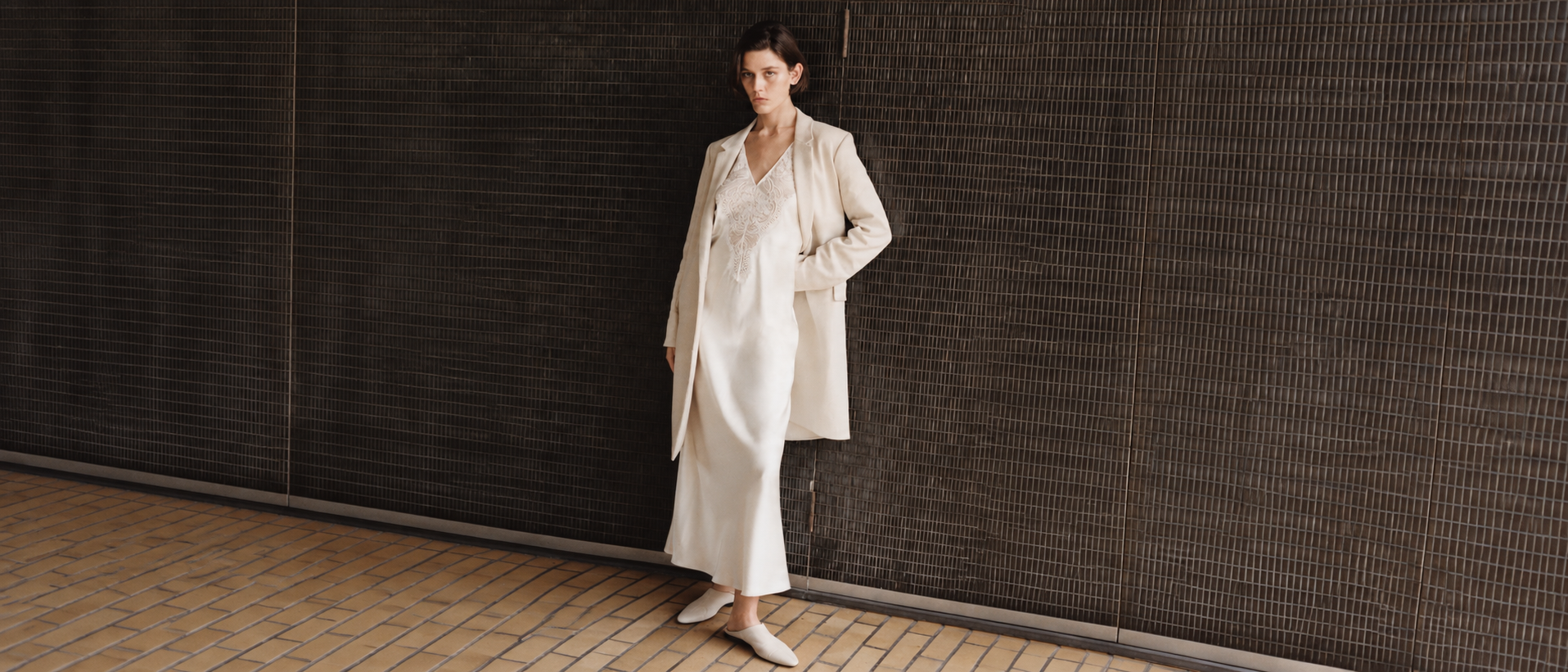 Roselvin contemporary women's style